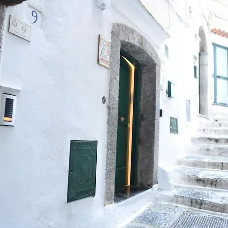Casa De Rosa * アトラーニ